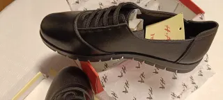 Zapatos negros sin estrenar