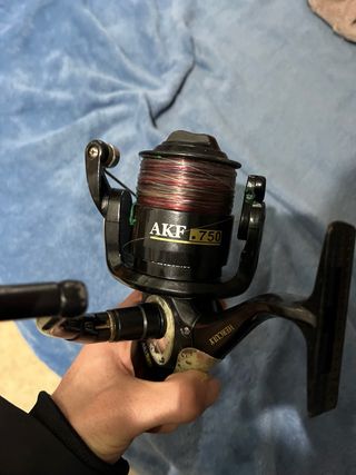 Carrete de pesca AKF 750