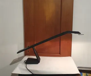 Lampada da tavolo design nero