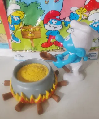 PITUFO COCINERO CON SU PAELLA 2013