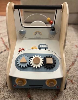 Andador de madera para bebés