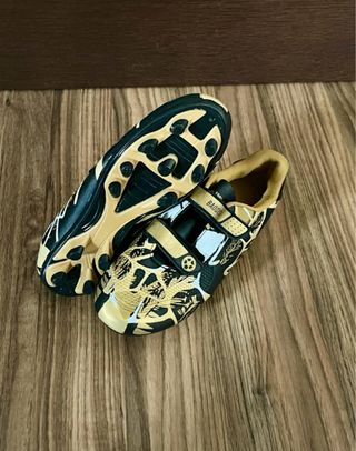 Botas ciclismo doradas y negras T37