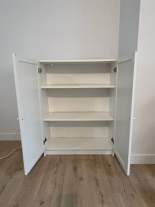 Estantería blanca de madera