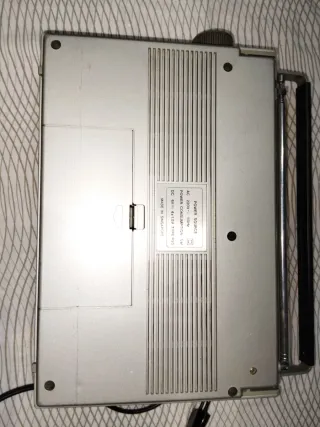 Radio Cassette Thomson Beige NO FUNCIONA