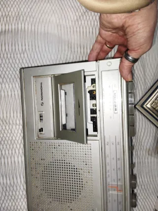 Radio Cassette Thomson Beige NO FUNCIONA
