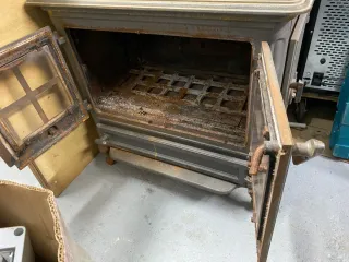 Chimenea de leña antigua