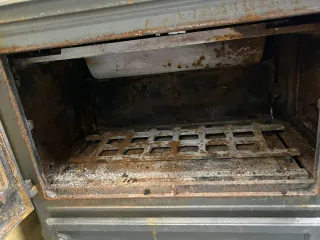 Chimenea de leña antigua