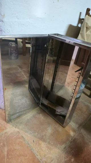 2Mueble vintage metal con cristal