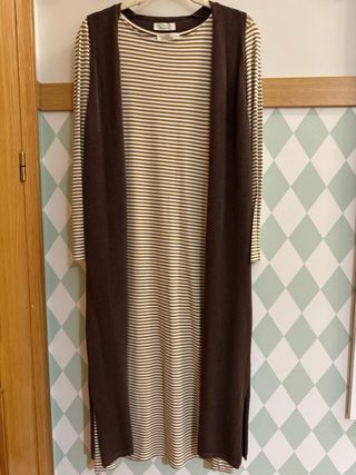 Vestido largo con chaleco marrón