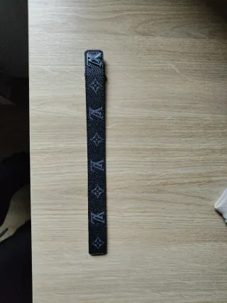 Pulsera Louis Vuitton Negra