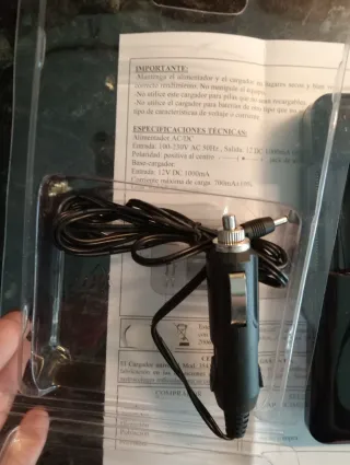 Caricabatterie universale per batterie al litio AA AAA