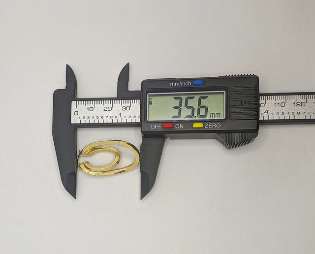 Par de Aretes de oro de 18k, 4.41 g.