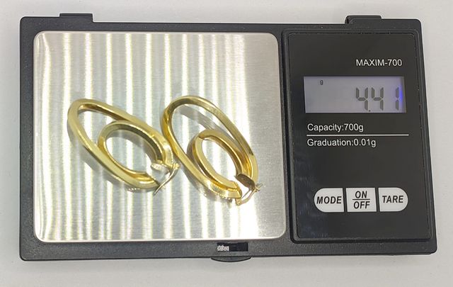 Par de Aretes de oro de 18k, 4.41 g.
