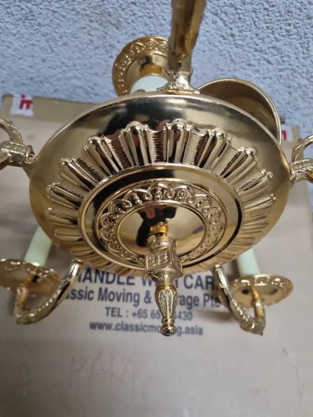 Lámpara de metal dorada 5 brazos