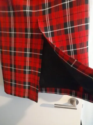 Falda de cuadros roja y negra NUEVA