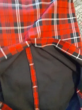 Falda de cuadros roja y negra NUEVA