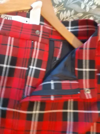 Falda de cuadros roja y negra NUEVA