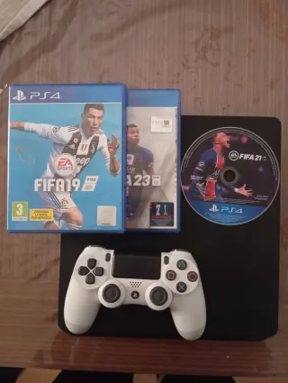 PS4 1TB + Mando + 3 Juegos FIFA
