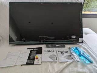 Televisor Haier LED Full HD 40" negro.