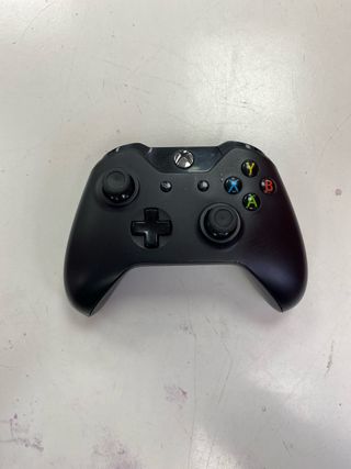 XBOX ONE 500GB: CON MANDOS, CABLES Y JUEGOS