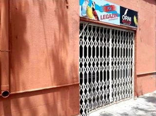 Local comercial en alquiler en Los Ángeles - Cruz de Caravaca en Almería