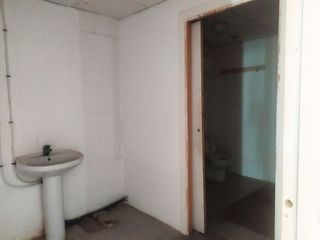 Local comercial en alquiler en Los Ángeles - Cruz de Caravaca en Almería