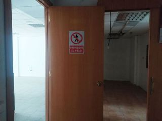 Local comercial en alquiler en Los Ángeles - Cruz de Caravaca en Almería