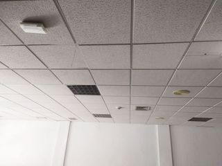 Local comercial en alquiler en Los Ángeles - Cruz de Caravaca en Almería