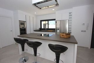 Chalet en alquiler en Elviria en Marbella