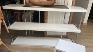 Estantería Moderna Blanca y Plateada