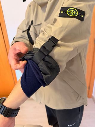 Chubasquero Stone Island Beige