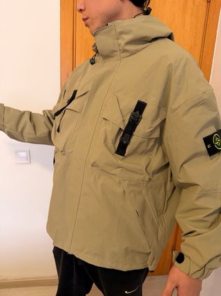 Chubasquero Stone Island Beige
