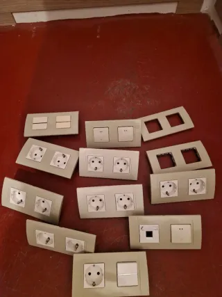 Enchufes y interruptores varios