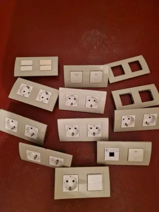 Enchufes y interruptores varios