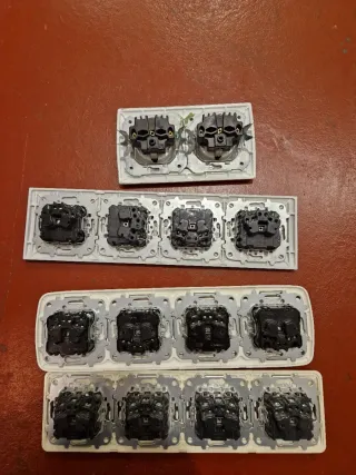 Enchufes y interruptores varios