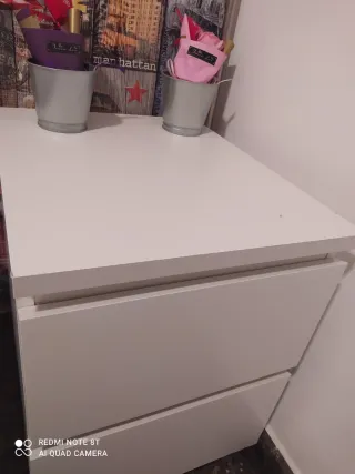 Cama 150 cm y mesitas