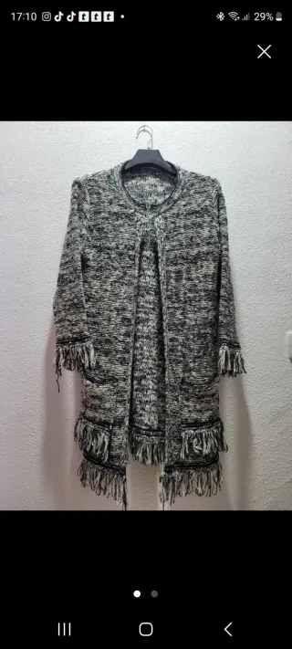 CHAQUETA DE PUNTO larga con fleco