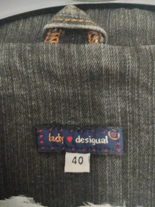 Chaqueta vaquera negra mujer bordada