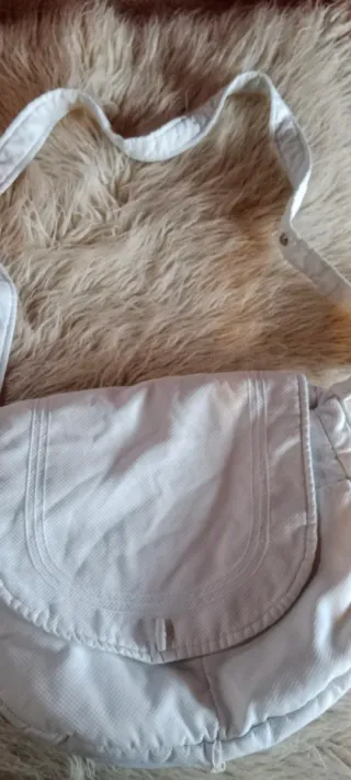 Bolso de bebé blanco