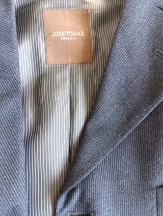 Traje de novio negro en lana fría de José Tomás