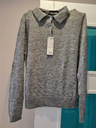 Jersey unisex gris cuello polo