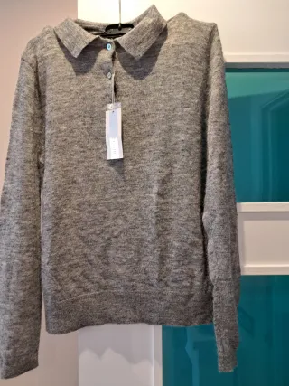 Jersey unisex gris cuello polo