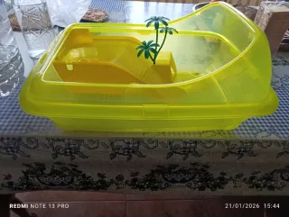 Tortuguera con accesorios