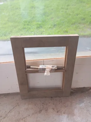 Ventana castaño macizo