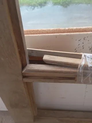 Ventana castaño macizo