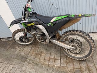 Moto Cross Kawasaki Negra