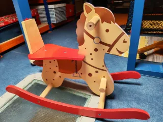 GRATIS. Caballito balancín de madera