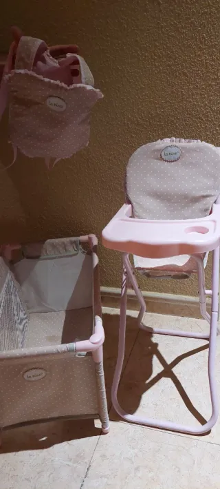 Conjunto Muñeco Bebé: Cuna y Trona
