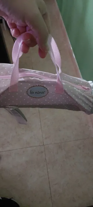 Conjunto Muñeco Bebé: Cuna y Trona