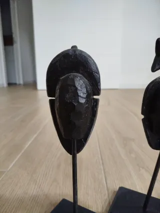 Figuras de madera decorativas